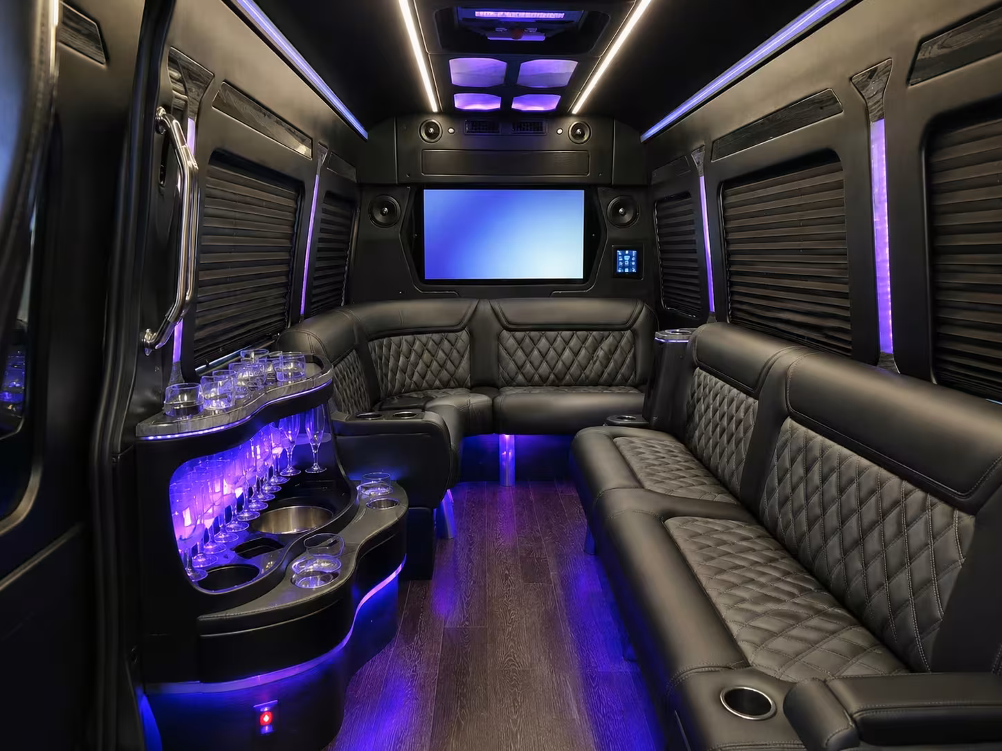 shuttle buses to outdoor wedding venues near fort smith