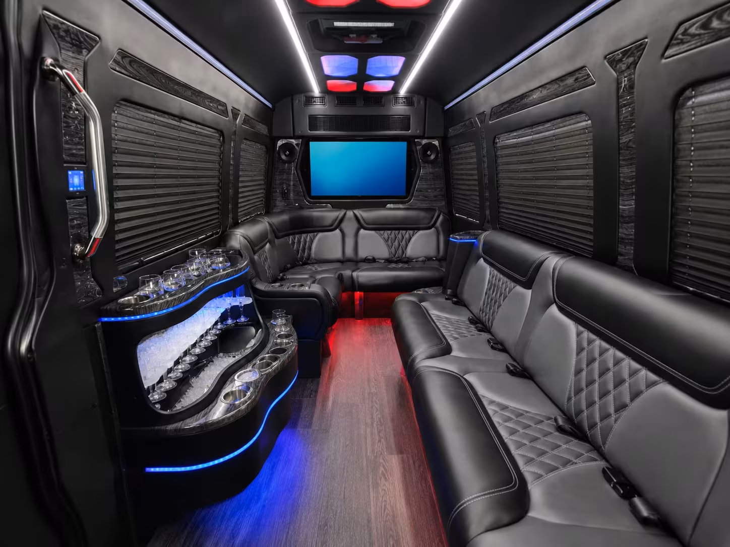 worksite bus rentals for fort smith construction crews